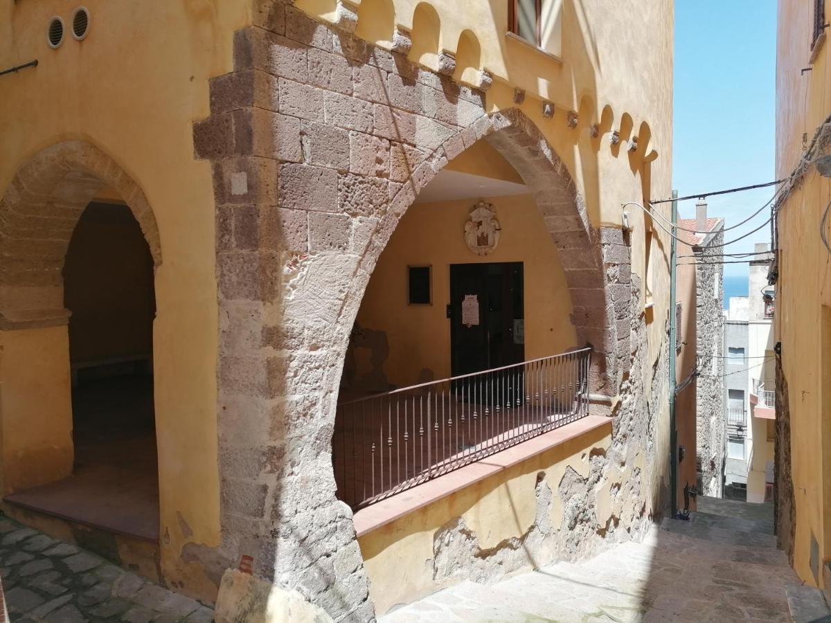 “Cielo E Mare”, Casetta Nel Cuore Del Borgo Antico / “Sky & Sea”, Charming In The Heart Of Old Village Castelsardo Extérieur photo