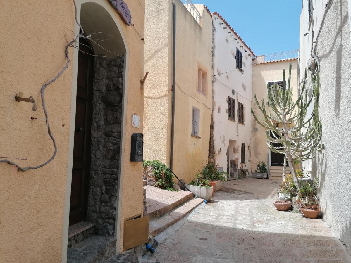 “Cielo E Mare”, Casetta Nel Cuore Del Borgo Antico / “Sky & Sea”, Charming In The Heart Of Old Village Castelsardo Extérieur photo